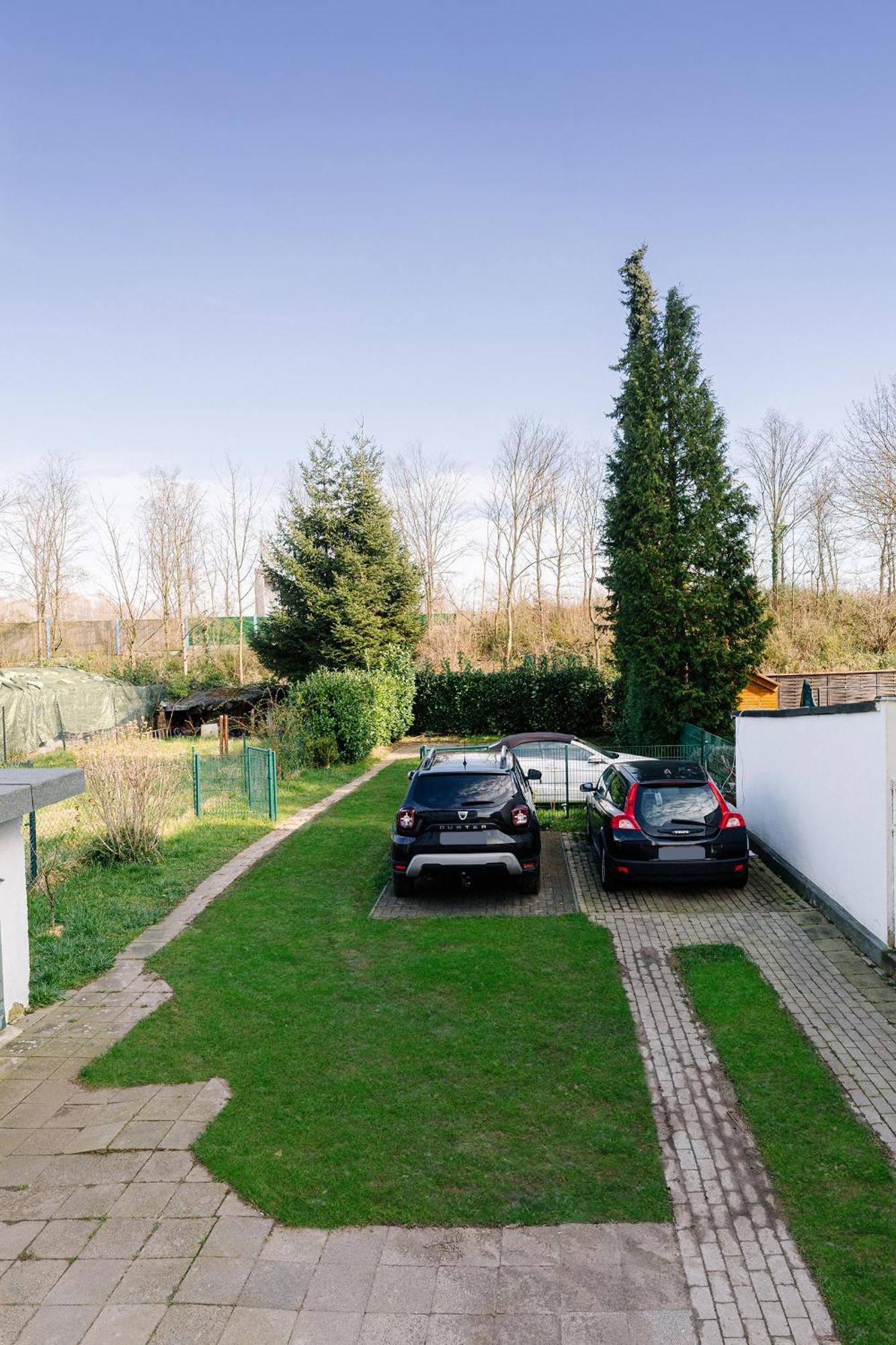 Gaestehaus Am Flughafen Duesseldorf Bagian luar foto